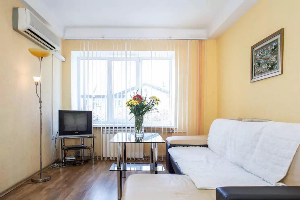 Apartment On Sobornyi Avenue Zaporizhia ภายนอก รูปภาพ